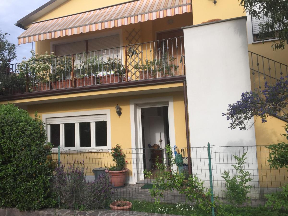 Camera Con Bagno Privato E Parcheggio Lucca Exterior photo